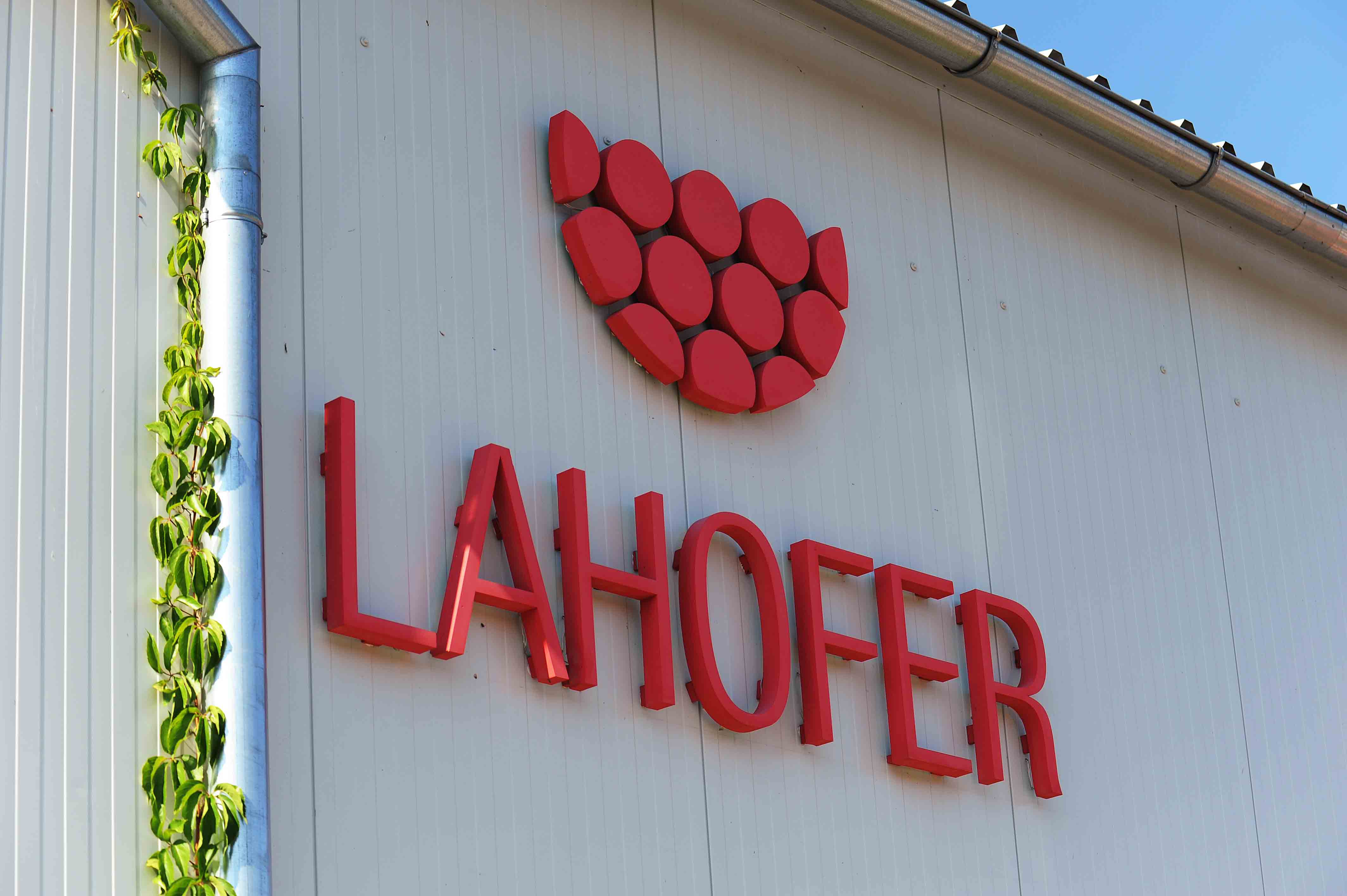 Lahofer logo sklad